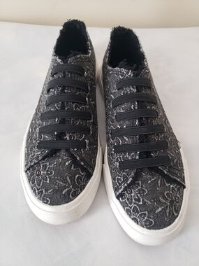 Rocket Dog Black Floral Lace Slip-On Sneakers with White Sole